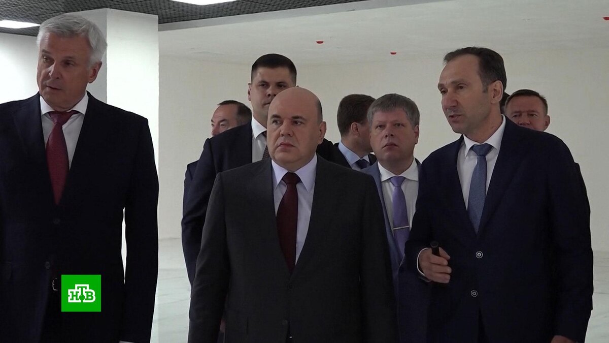    Мишустин осмотрел новый терминал международного аэропорта Магадана