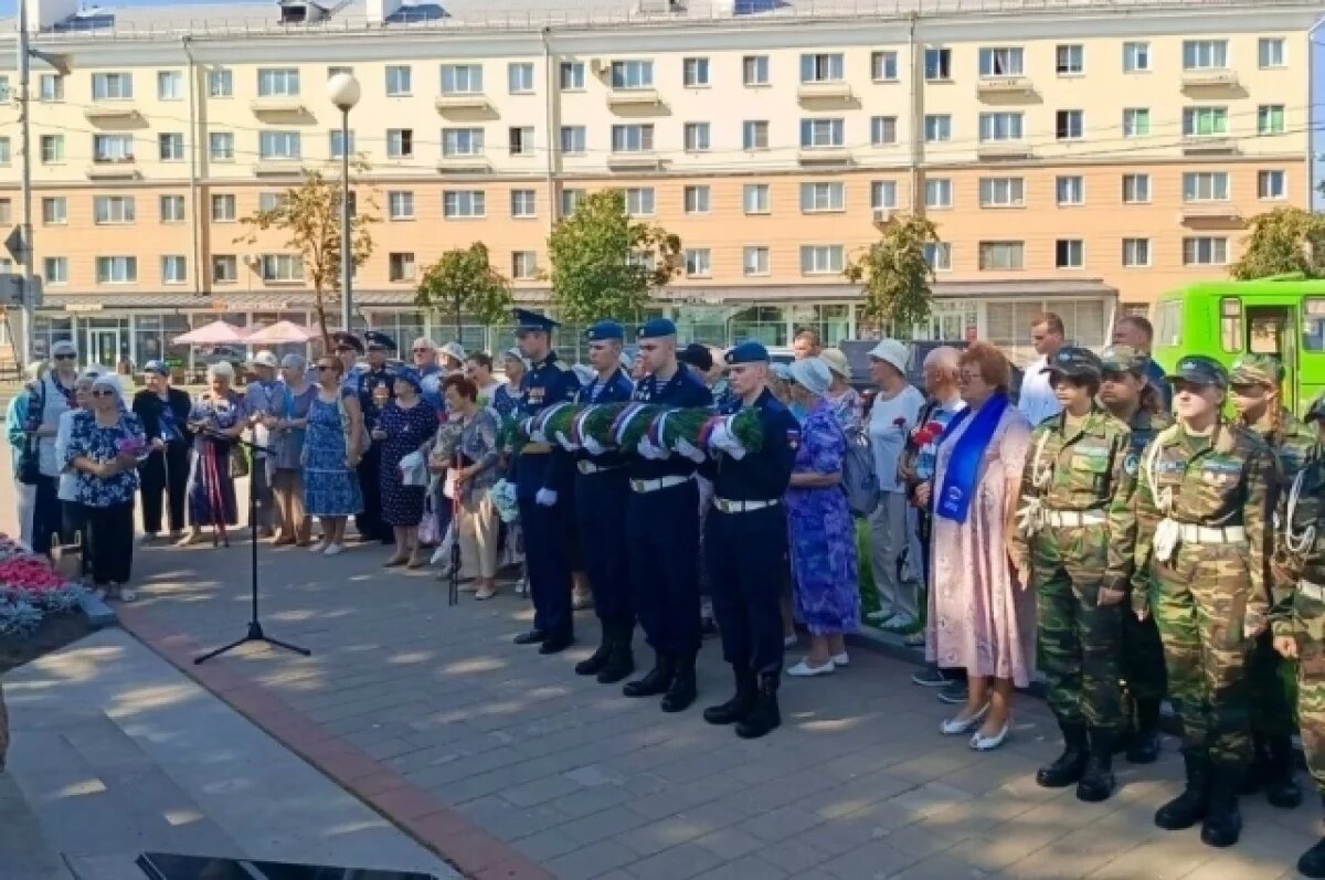    Траурные митинги прошли на воинских захоронениях в Пскове