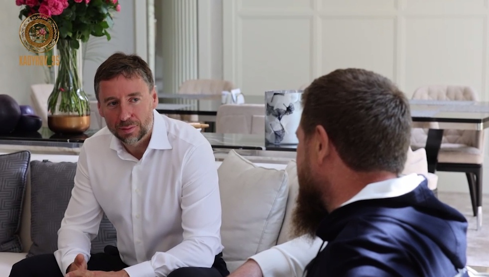Владислав Бакальчук на приеме у Кадырова - скрин из телеграм-канала главы Чечни.