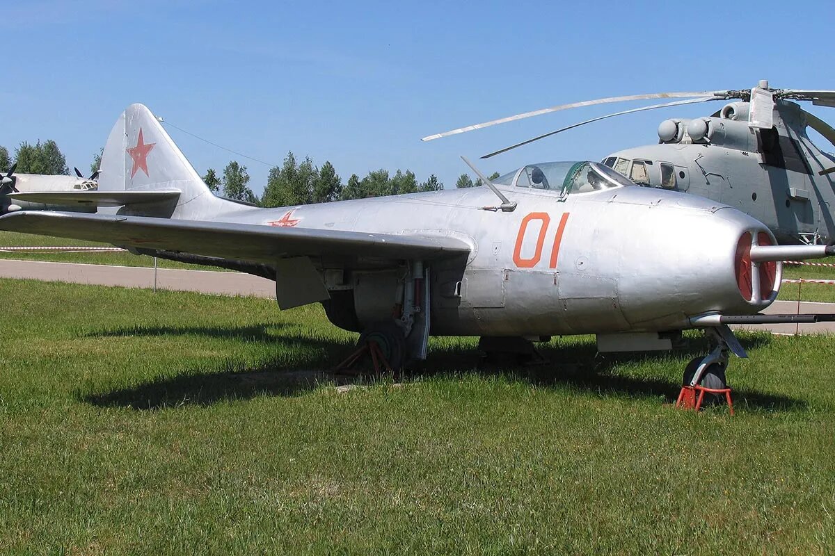    МиГ-9. © Mike1979 Russia