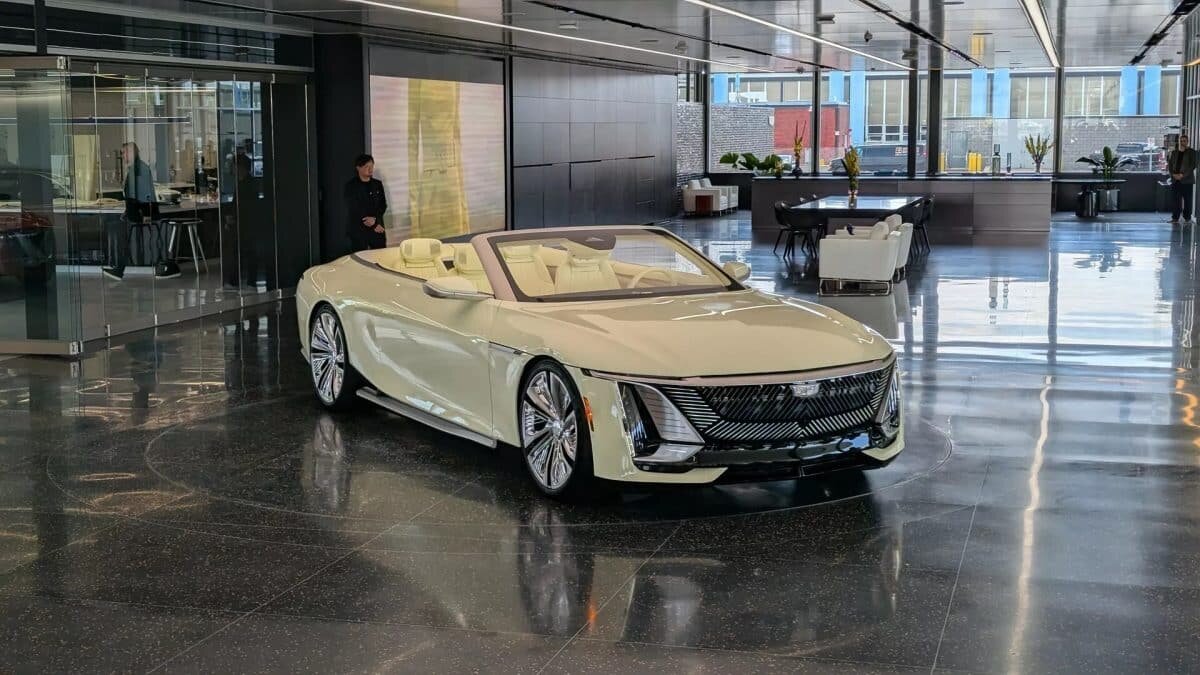    Электрический кабриолет Cadillac Solei / © General Motors