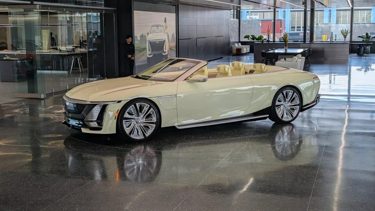    Электрический кабриолет Cadillac Solei / © General Motors