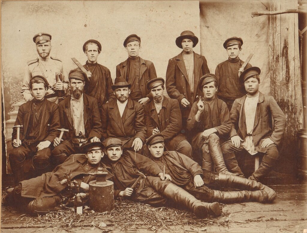 Русские рабочие, 1890-е годы. фото из rg.ru
