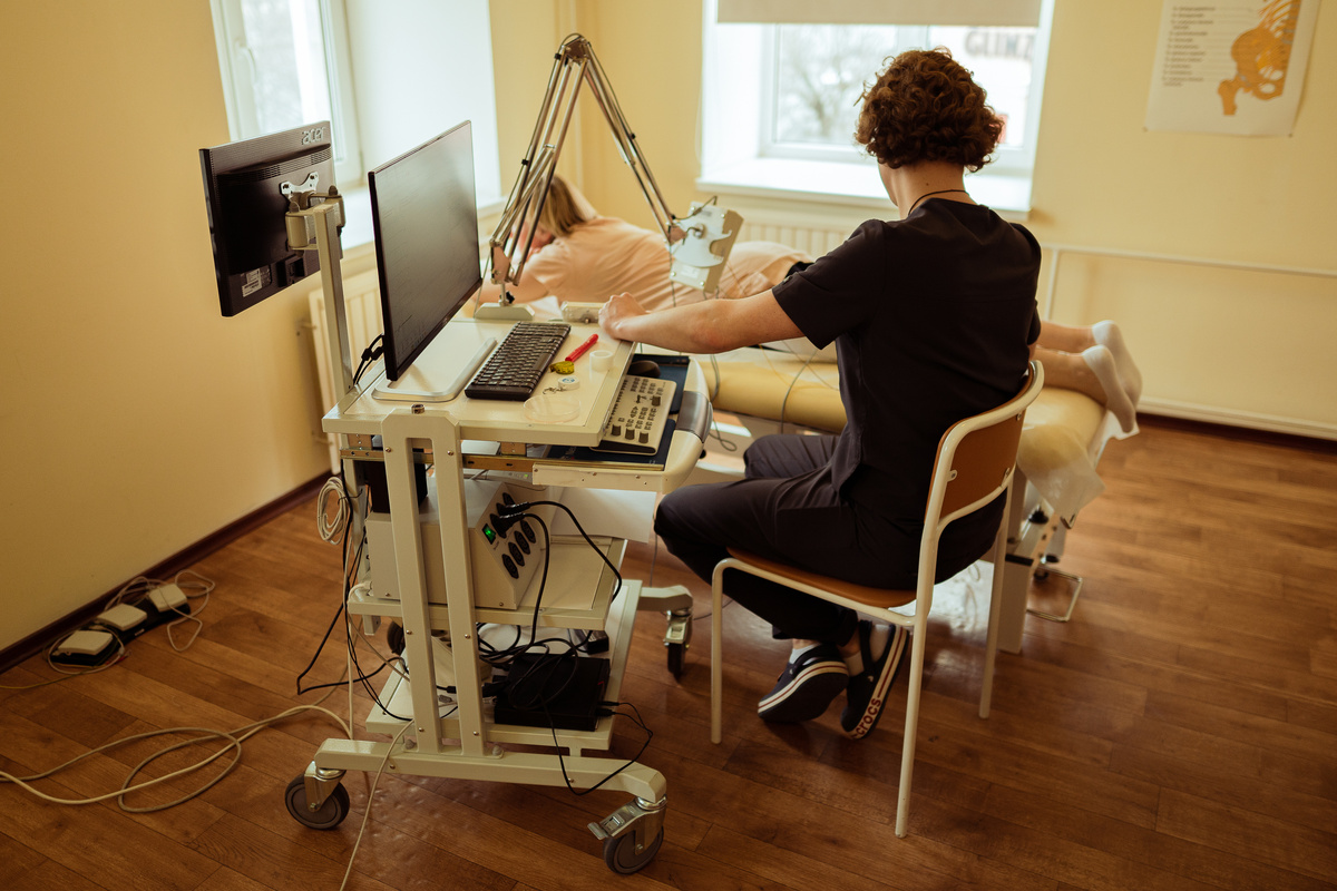 Процедура электронейромиографии