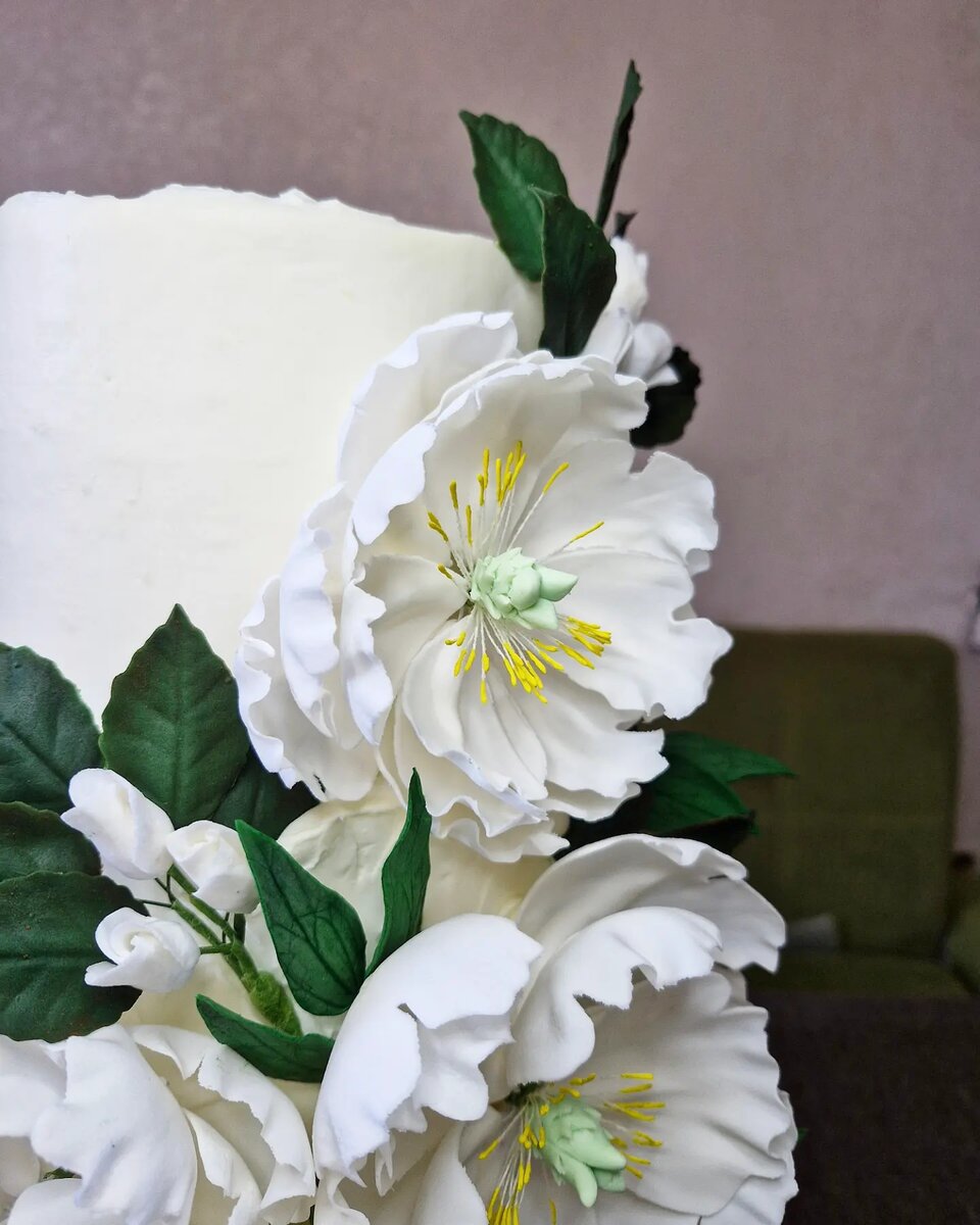 Мастичные пионы. Фото автора. 