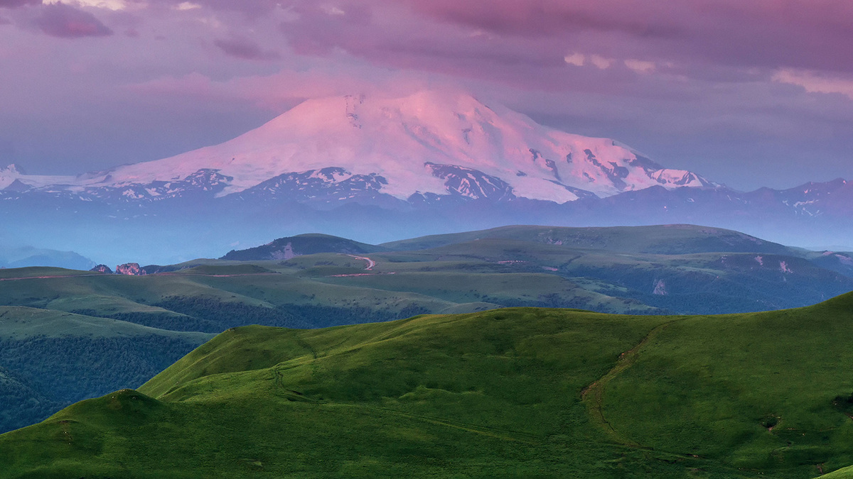 Закат на горе Эльбрус