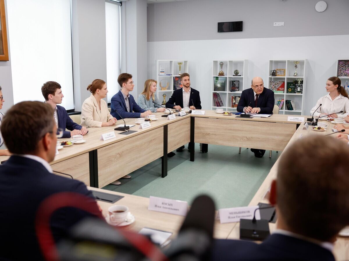    Председатель правительства РФ Михаил Мишустин на встрече со студентами и преподавателями специализированного учебно-научного центра Новосибирского государственного университета© РИА Новости / Дмитрий Астахов