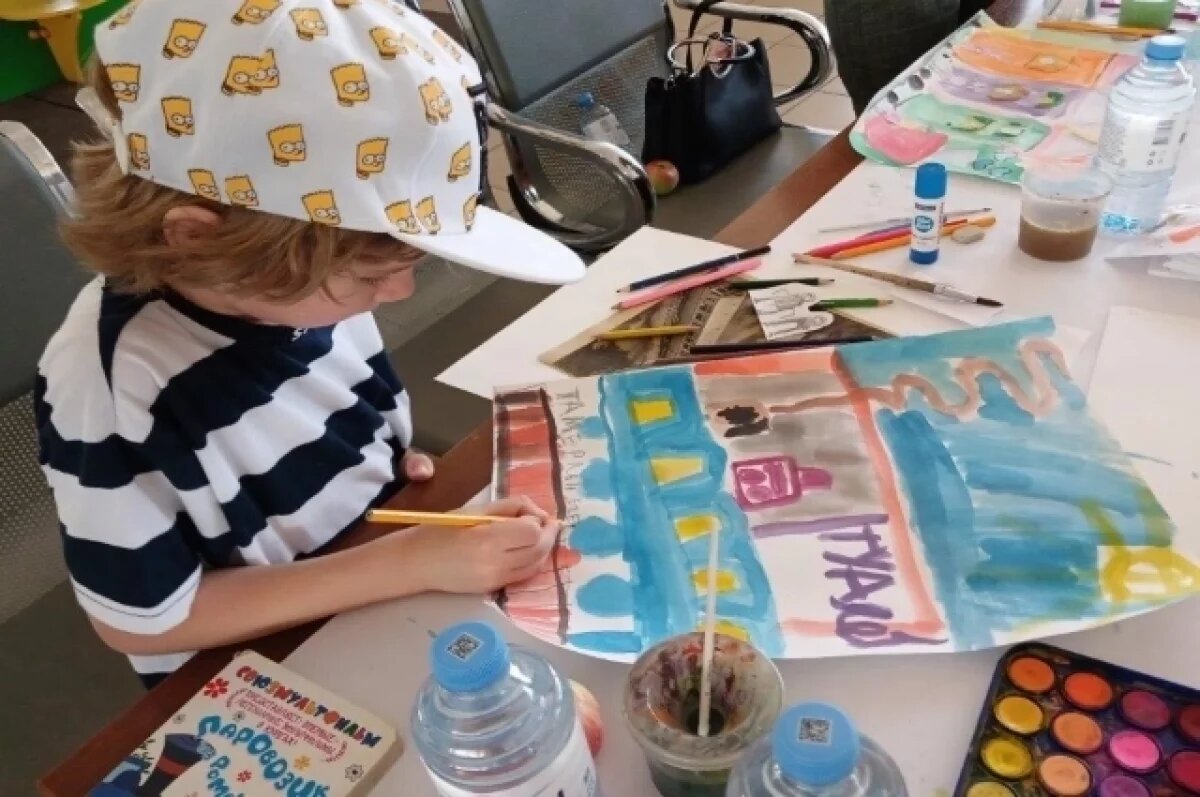    Астраханское РЖД организовало творческий интерактив для детей