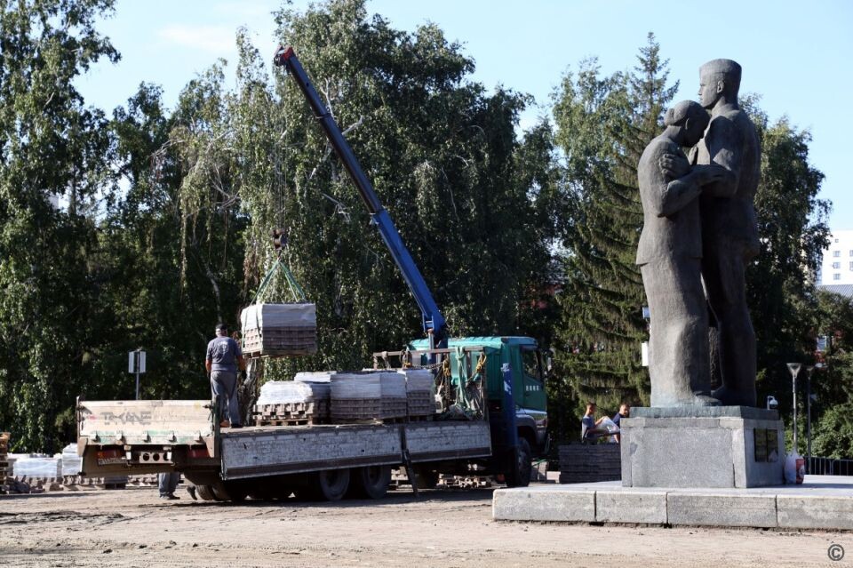    Благоустройство Мемориала Славы в Барнауле. Источник: пресс-служба администрации Барнаула