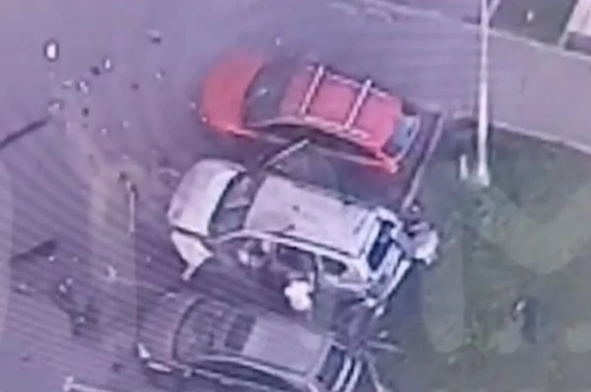    Супруга офицера заявила, что ее муж не пострадал при взрыве авто в Москве