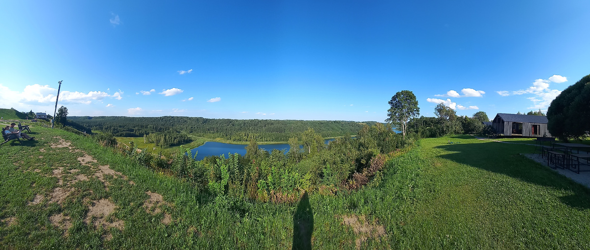 Это я пыталась сделать панорамный снимок. 