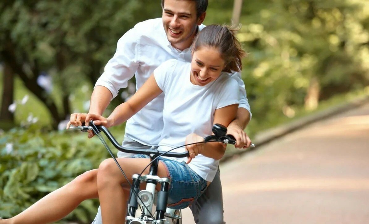 Фото отсюда https://sportishka.com/uploads/posts/2023-11/1701269888_sportishka-com-p-velosiped-dlya-dvoikh-pinterest-46.jpg