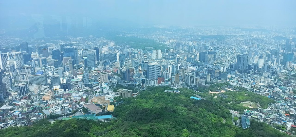 Вид на Сеул из башни N. Фото автора. 