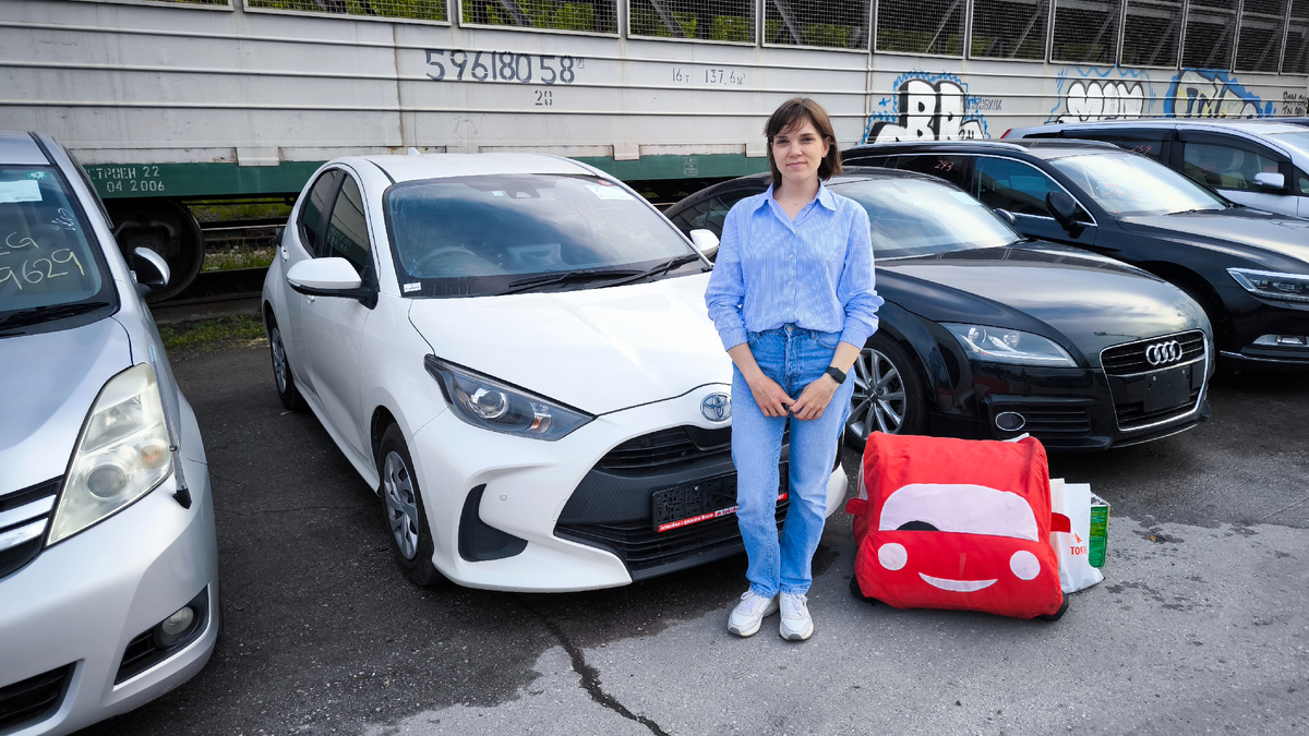 Toyota Yaris 2020 года, передний привод, двигатель 1 литр, пробег 41 000 км, оценка 4 балла, стоимость во Владивостоке от 945 000 рублей.