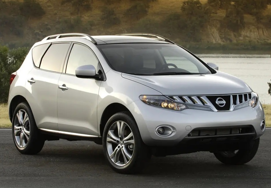 Nissan Murano Z51 дорестайл - обратите внимание на "поджатую губу" переднего бампера