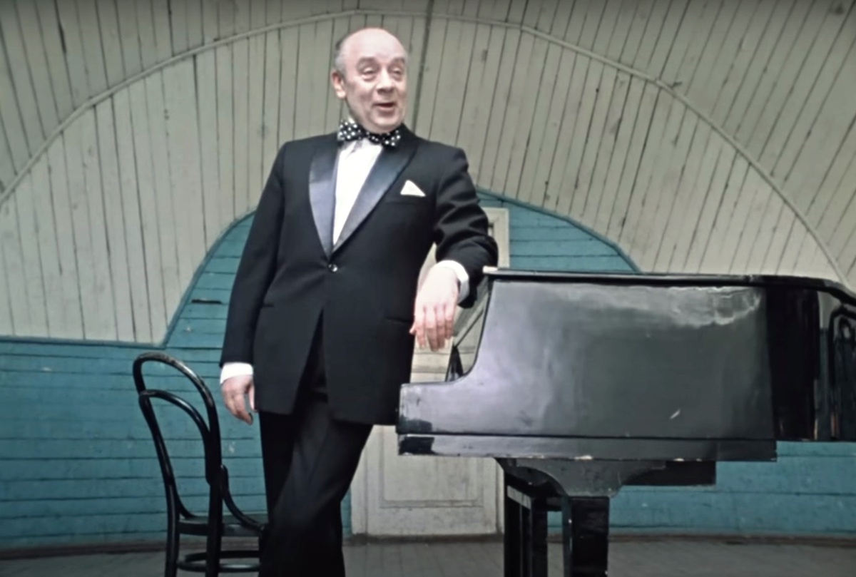 Скриншот автора. Фильм про жизнь в коммунальной квартире, где витали высокие отношения.