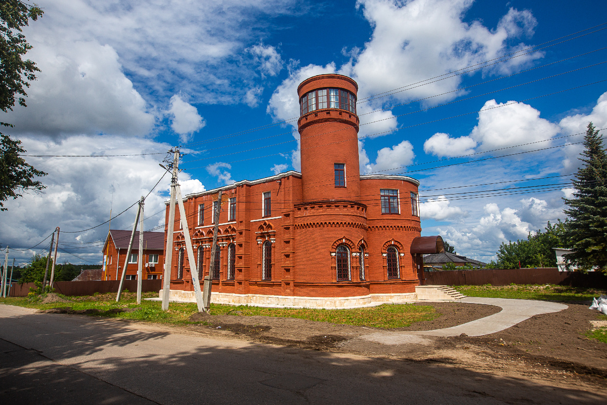 Бывшая Благовещенская церковь, ныне арт-пространство для творческой молодежи "4338". Одоев, Тульская область. Фото автора статьи 