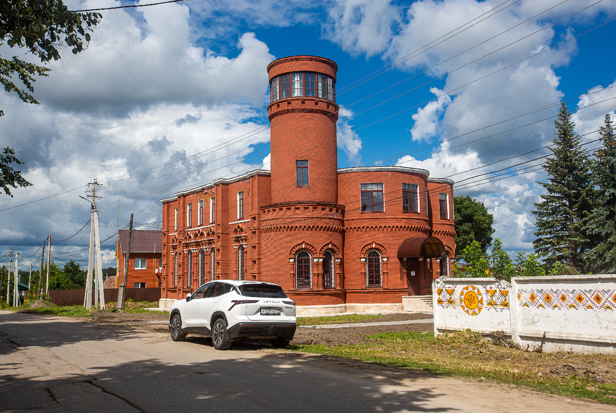 Бывшая Благовещенская церковь, ныне арт-пространство для творческой молодежи "4338". Одоев, Тульская область. Фото автора статьи  