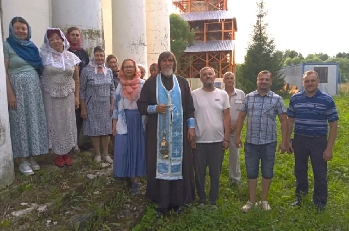    Уникальную «падающую» колокольню законсервировали в Тверской области