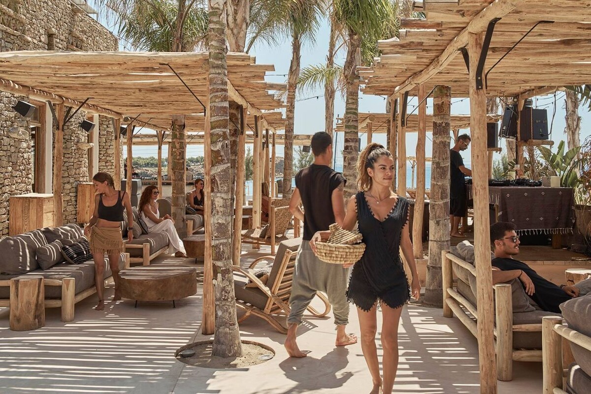 Греческое пляжное кафе. Фото из интернета.