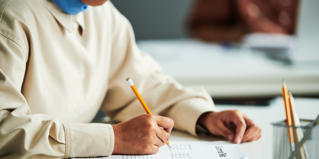 Как обжаловать решение о выдворении иностранца из России?