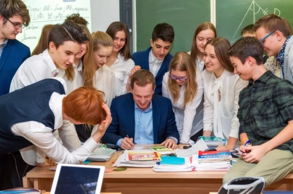    Ульяновских педагогов зовут в «земские учителя», обещают миллион