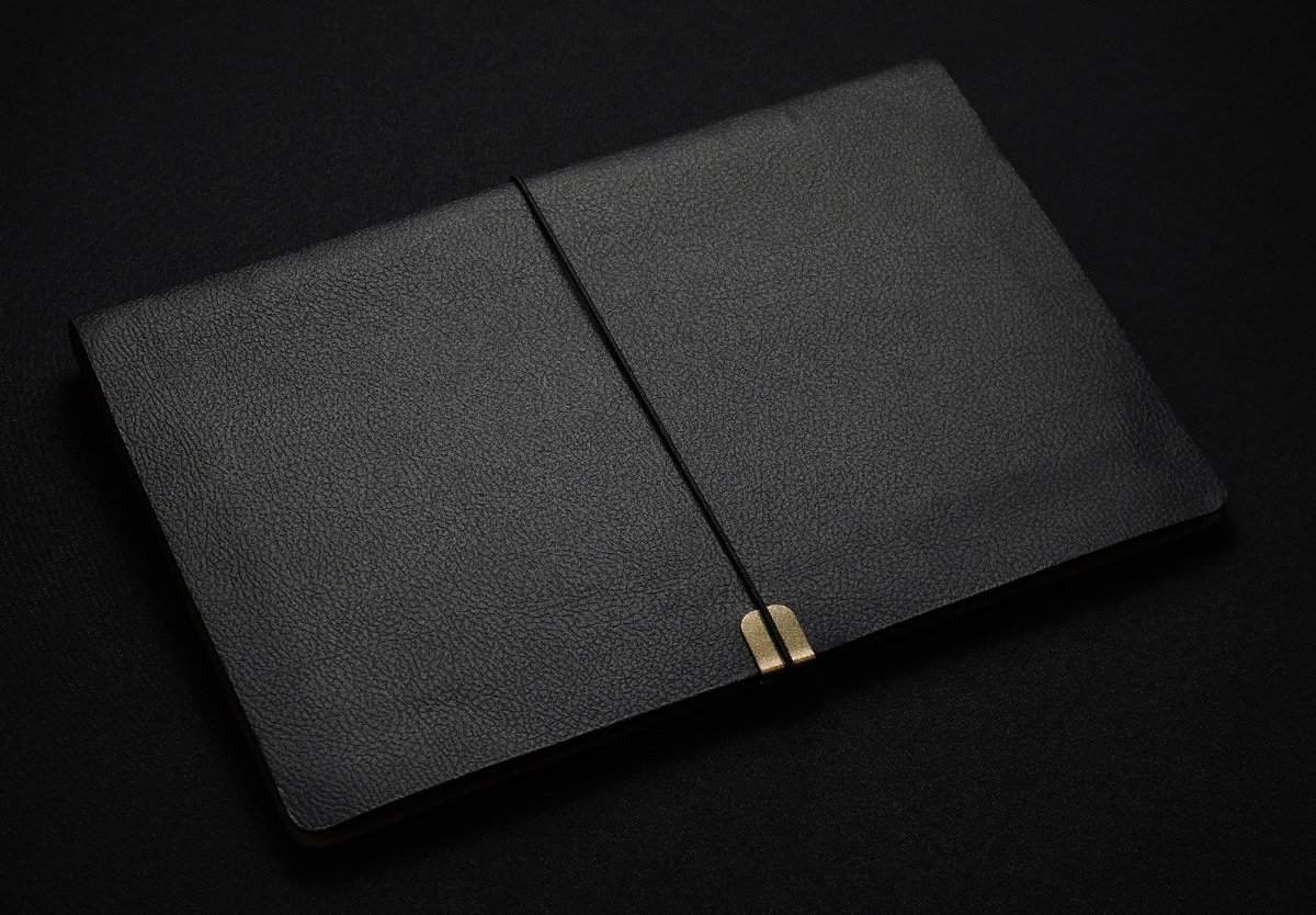 Чёрный планер Quartz Mind