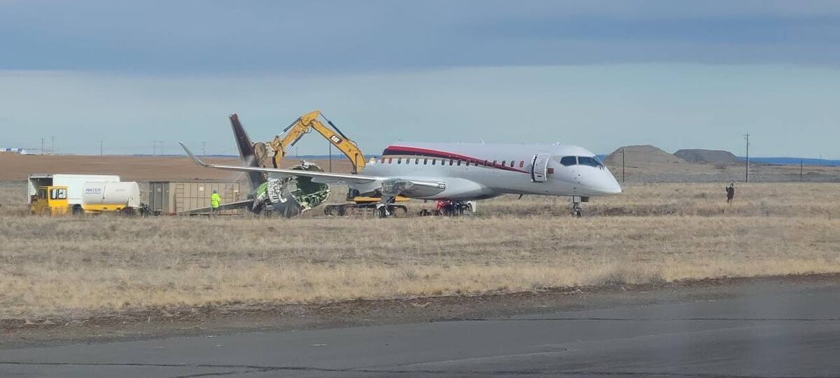 Разбор на металлолом опытного образца Mitsubishi SpaceJet M90 в ливрее MRJ. 2023 год.