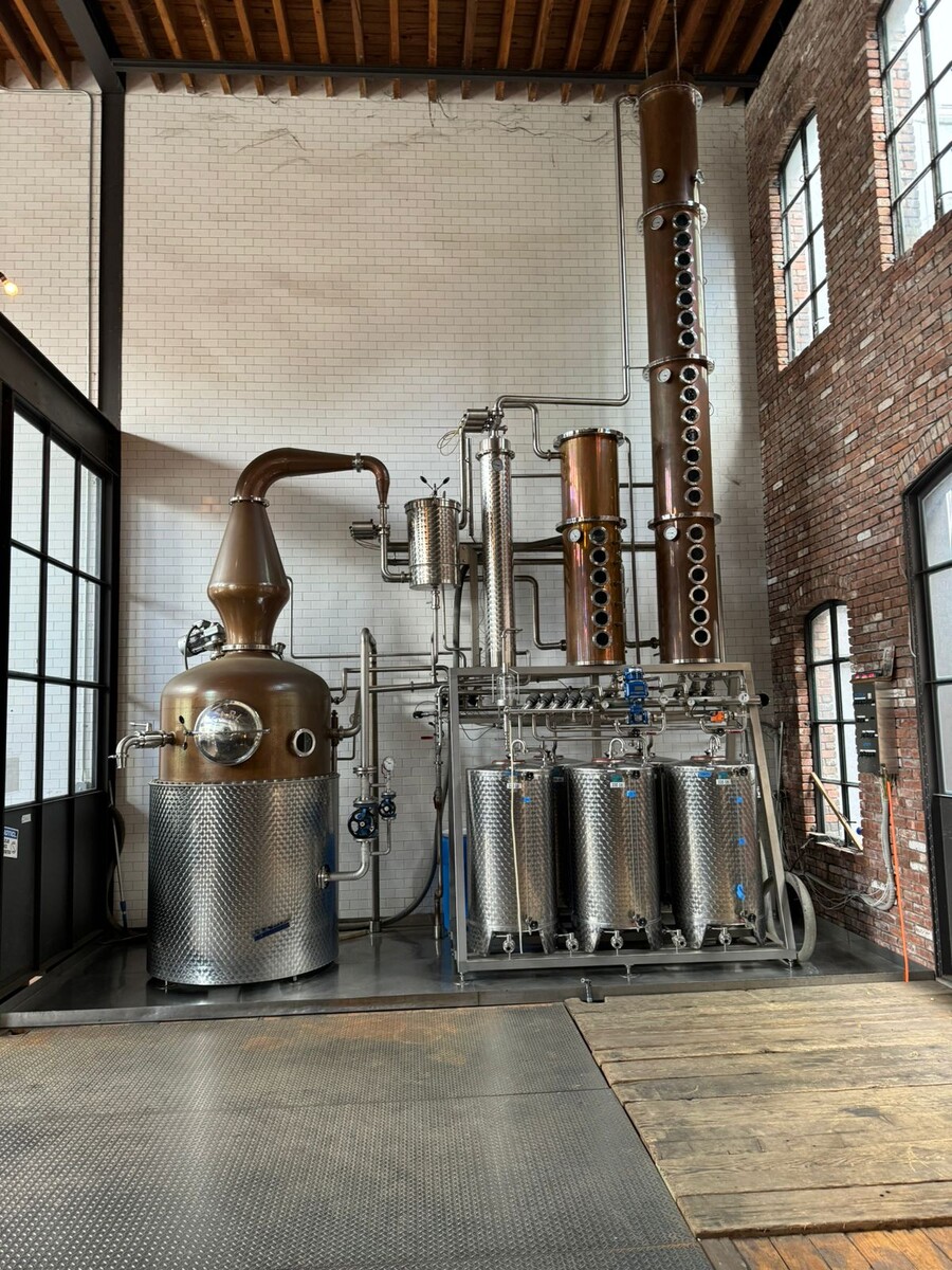 Фото сделано моим знакомым во время посещения дистиллирии