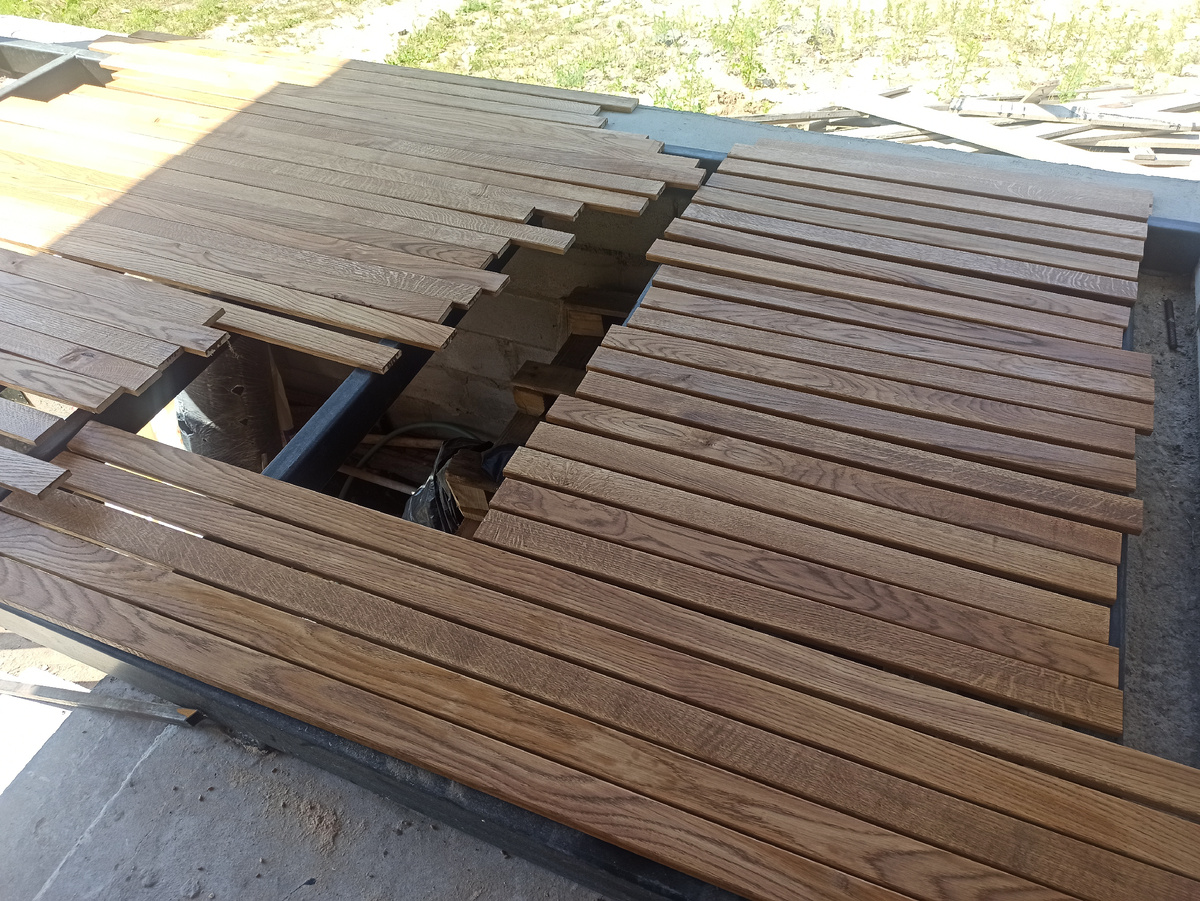 Окрашенные рейки сохнут 