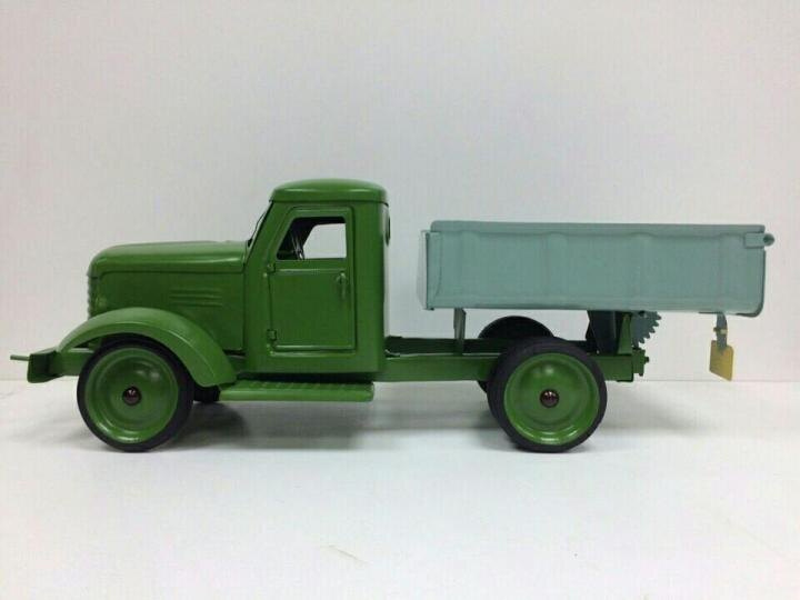 Самосвал, производитель Московский завод "СиМ". Фото из открытых источников, листаем галерею -->>