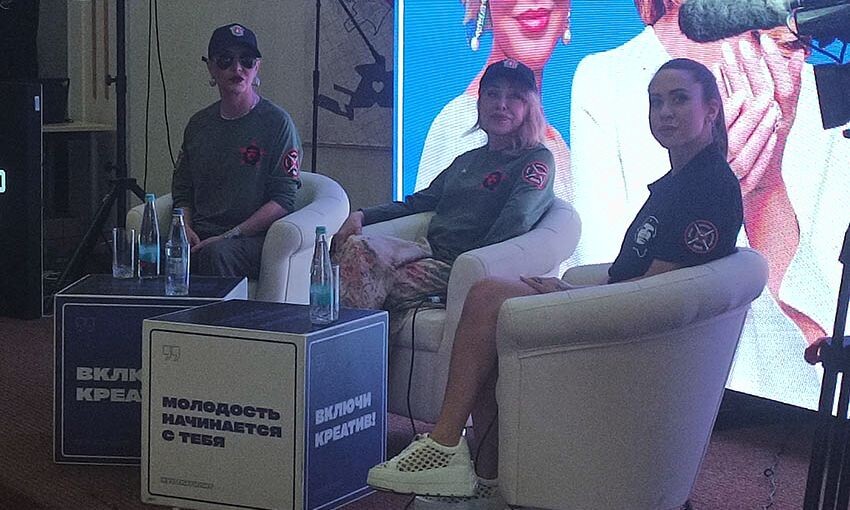 Любовь Успенская с Машей Малиновской и дочерью Любовью Плаксиной была на Донбассе.