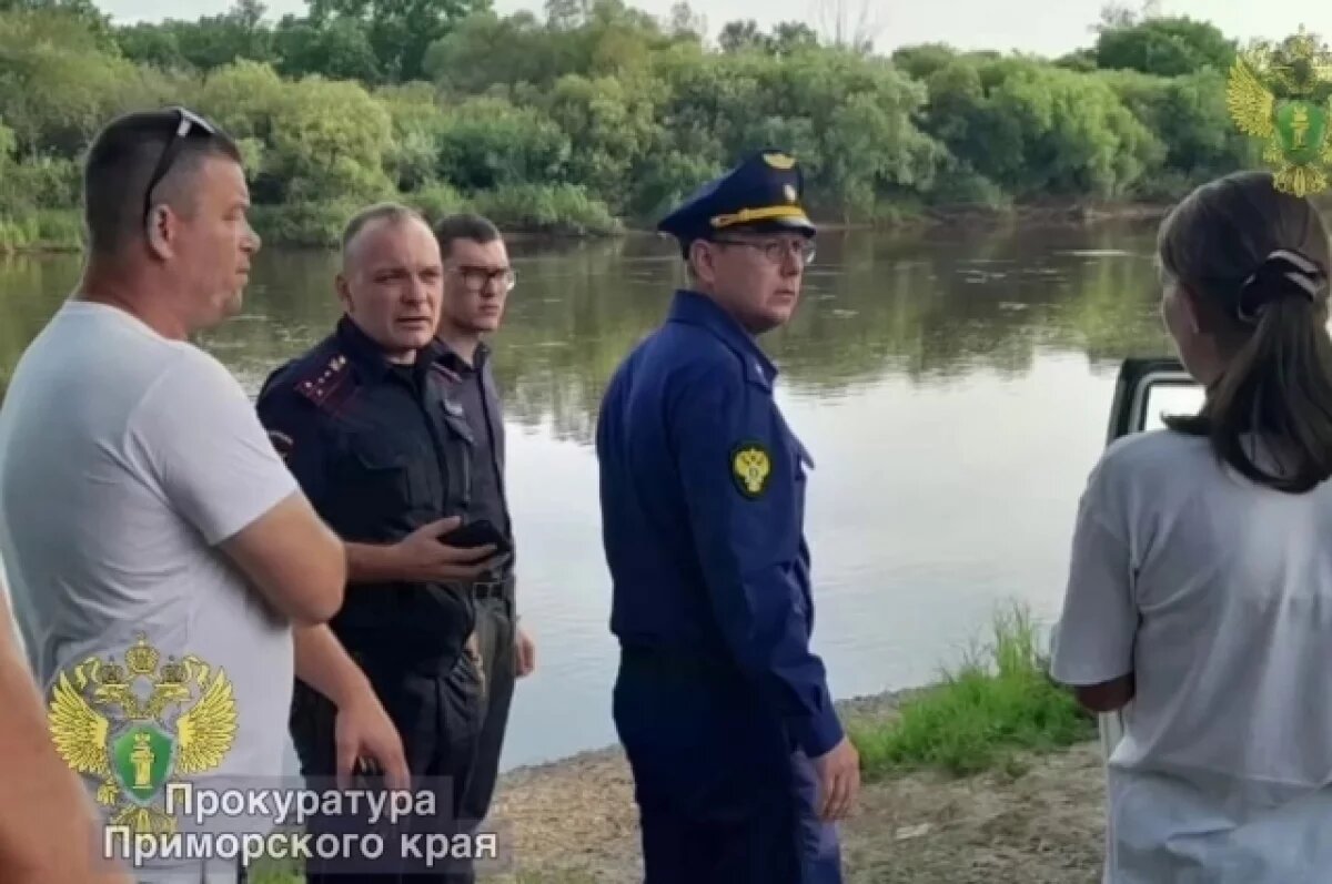    В Приморье мужчина утонул, спасая племянников