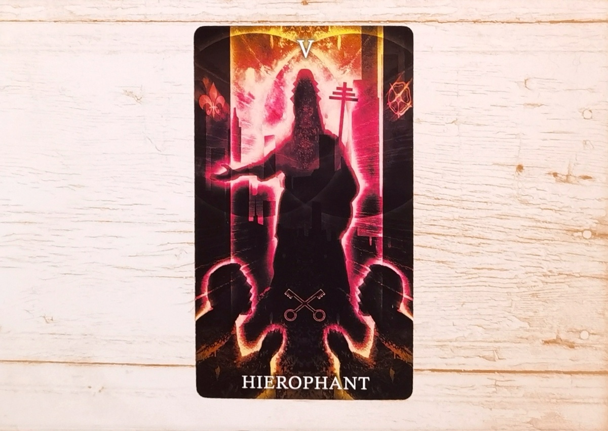 Аркан V "Иерофант". "Таро Исцеляющего света".