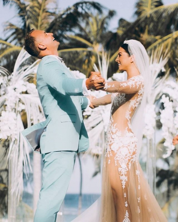    Свадьба певицы