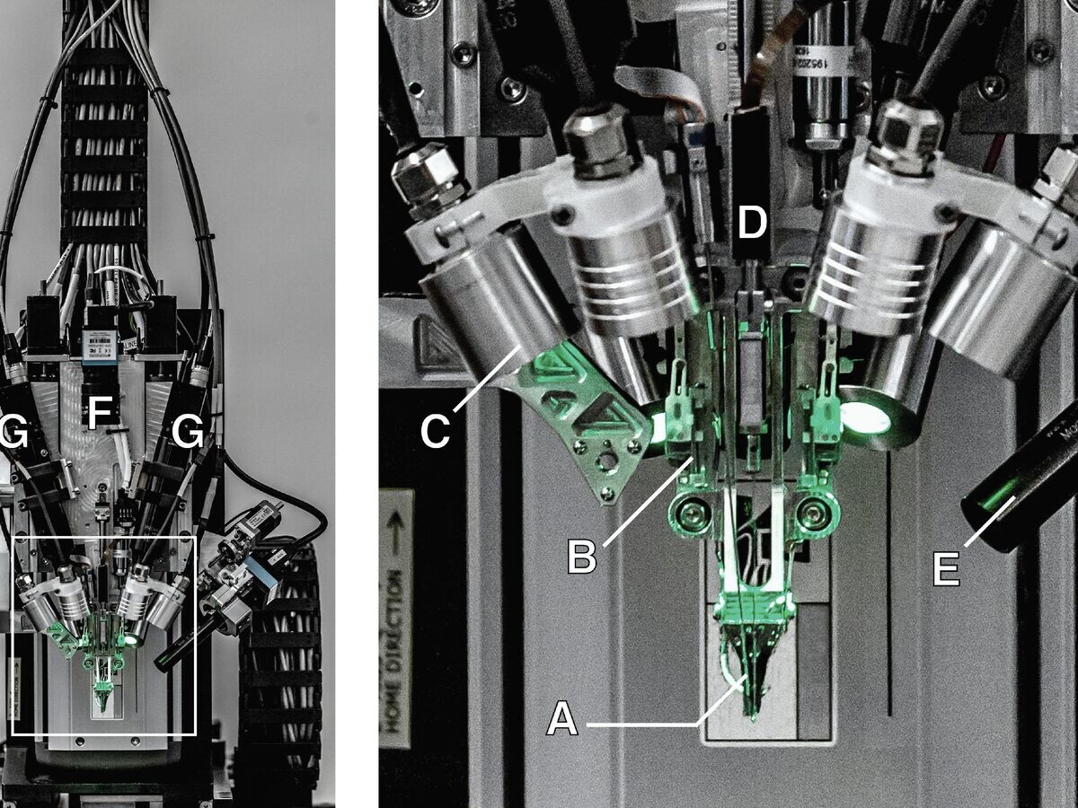    Робот-"швейная машинка", имплантирующий электроды в мозг© Фото : Mask et al / Neuralink
