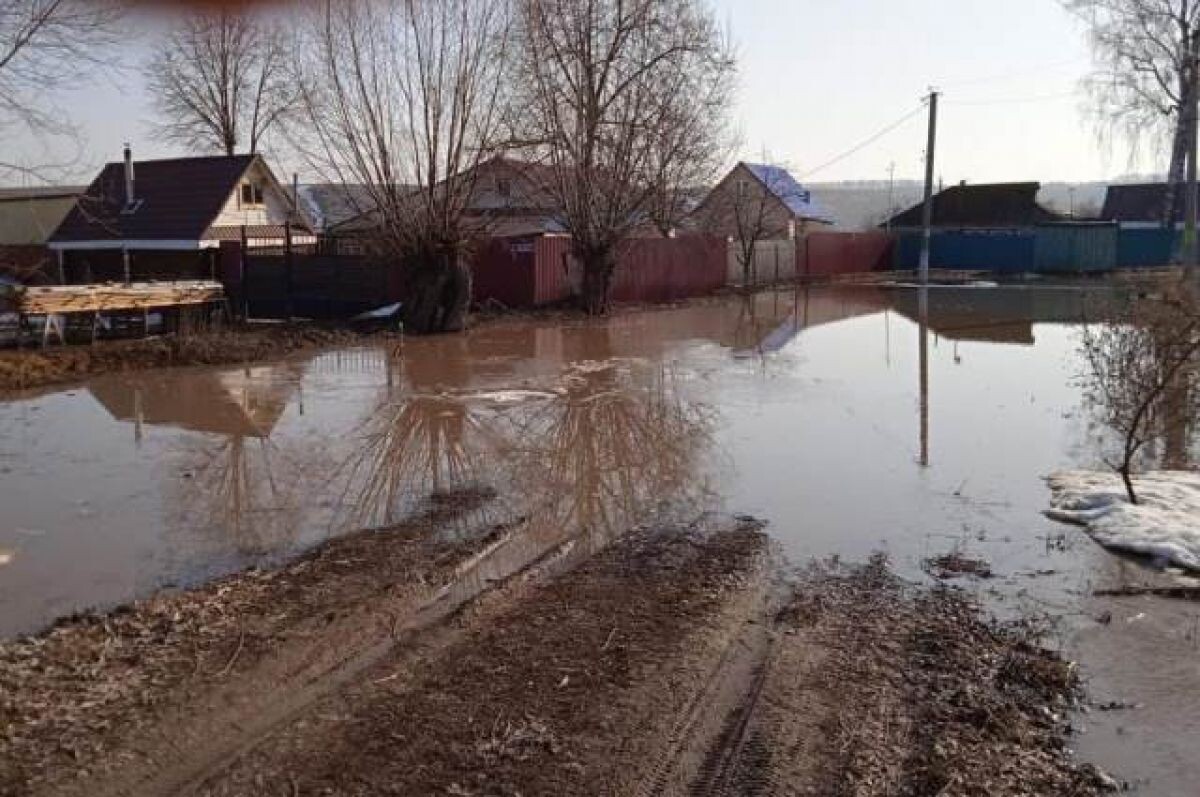 Вид конечно пугающий. Но от сил природы никуда не денешься.