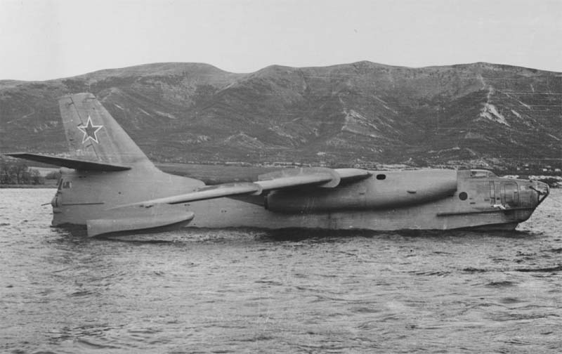 Бе-10 с удлиненными воздухозаборниками