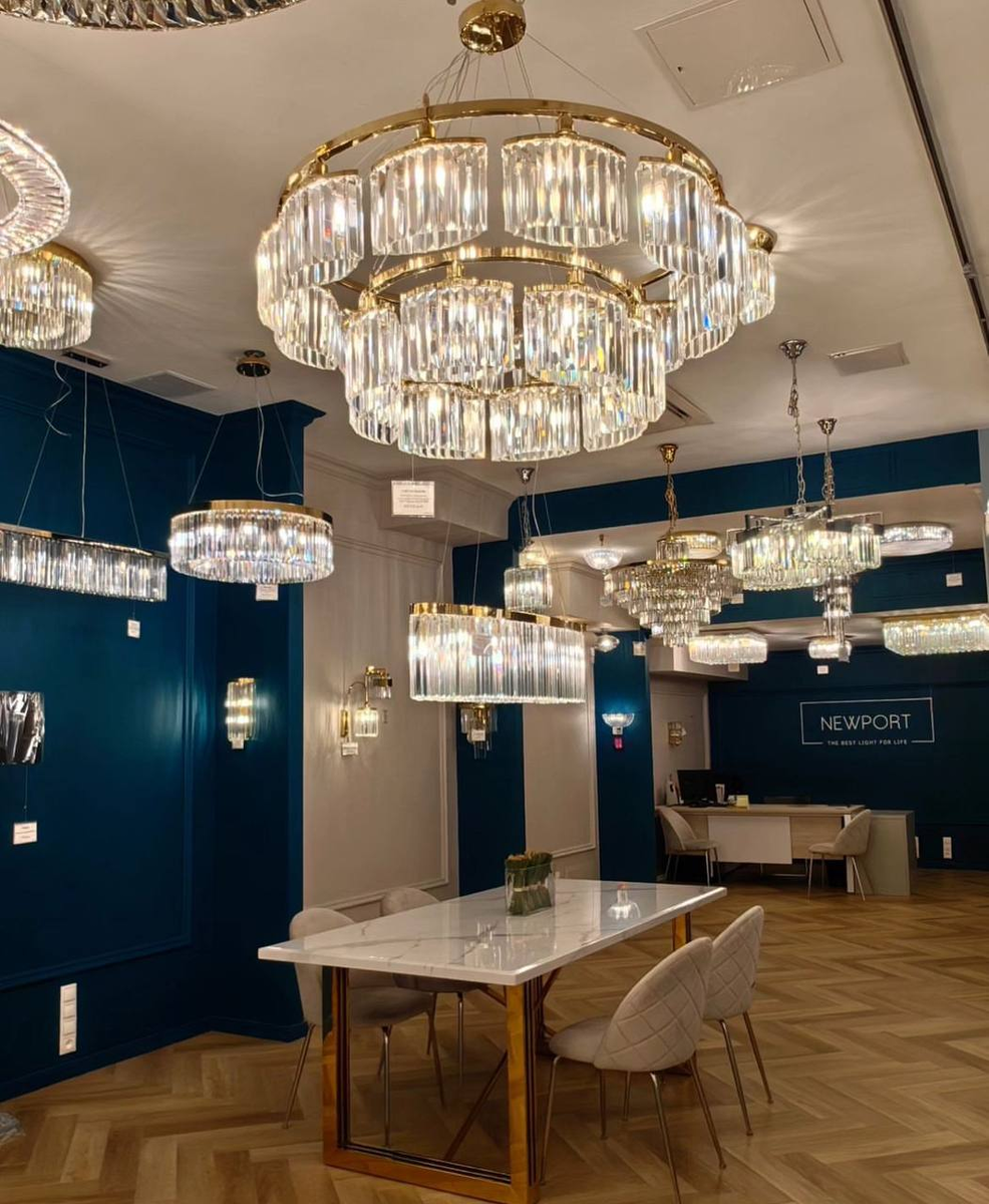 Люстра компании NEWPORT 
