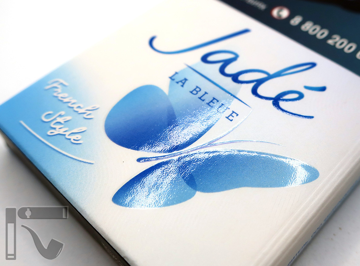 Сигареты Jade La Blue. Фото: © канал "Уголок Курильщика"
