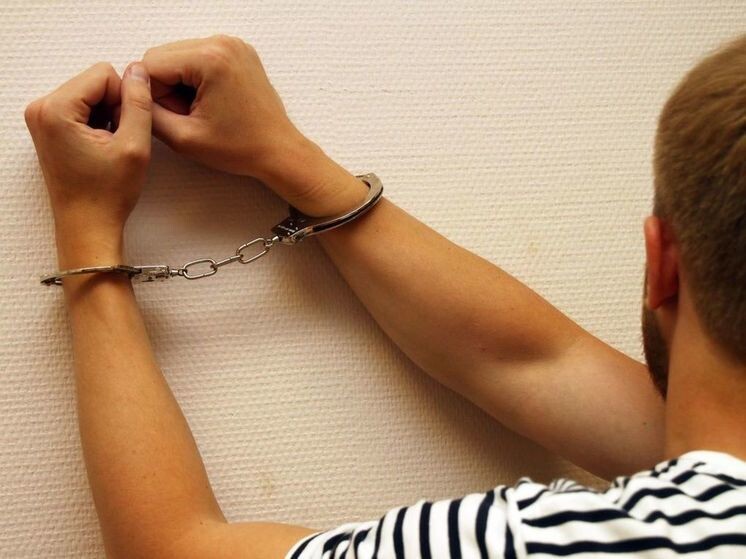 Насиловал 15 летнюю девочку. Насиловал 15 летнюю девочку
