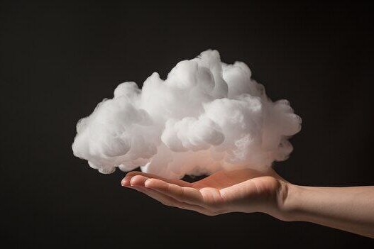     Недетские вопросы: чему равняется масса облака, и почему оно не падает на Землю?