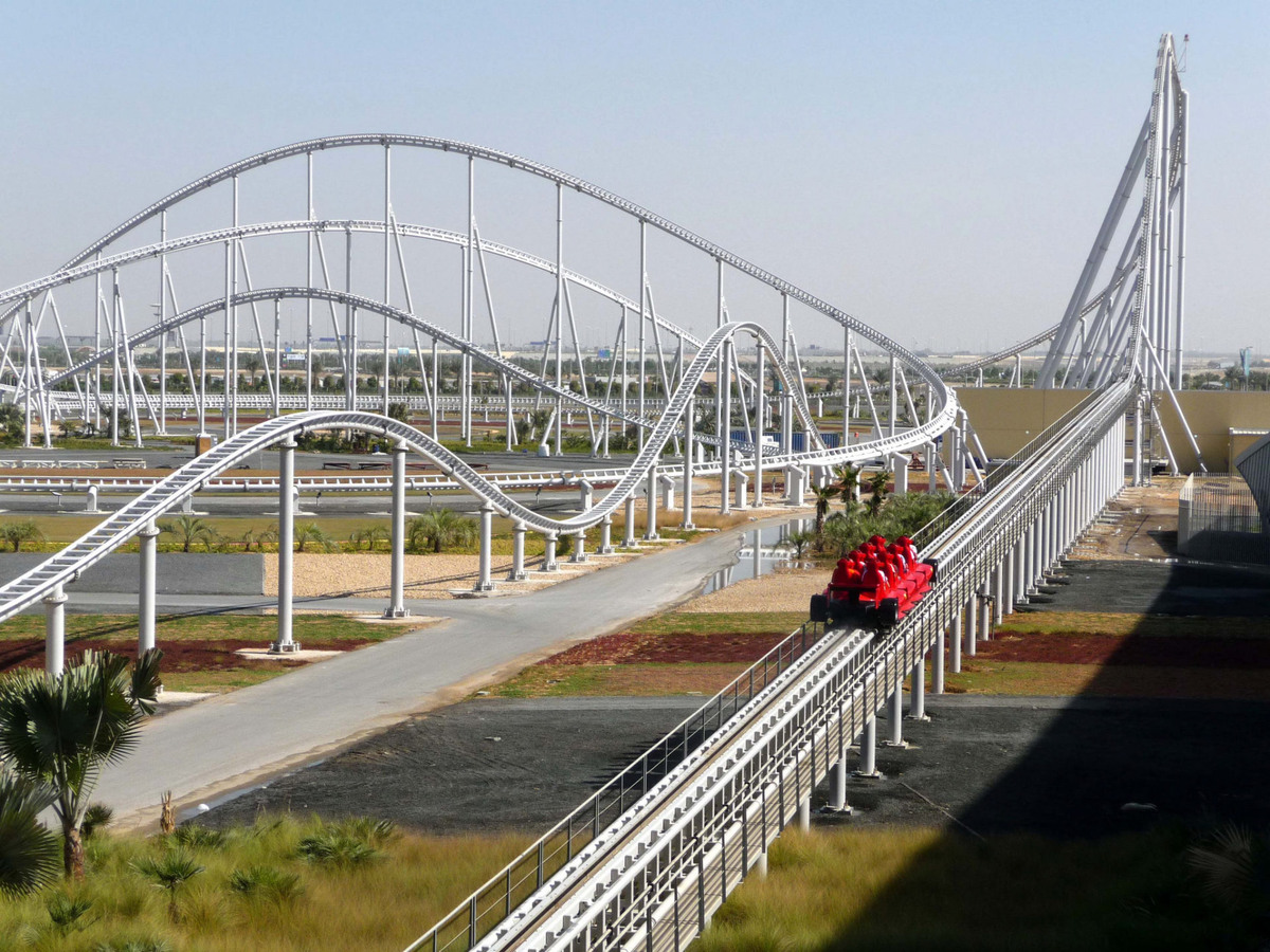 Formula Rossa, скорость до 240 км/ч за 4,9 секунд.