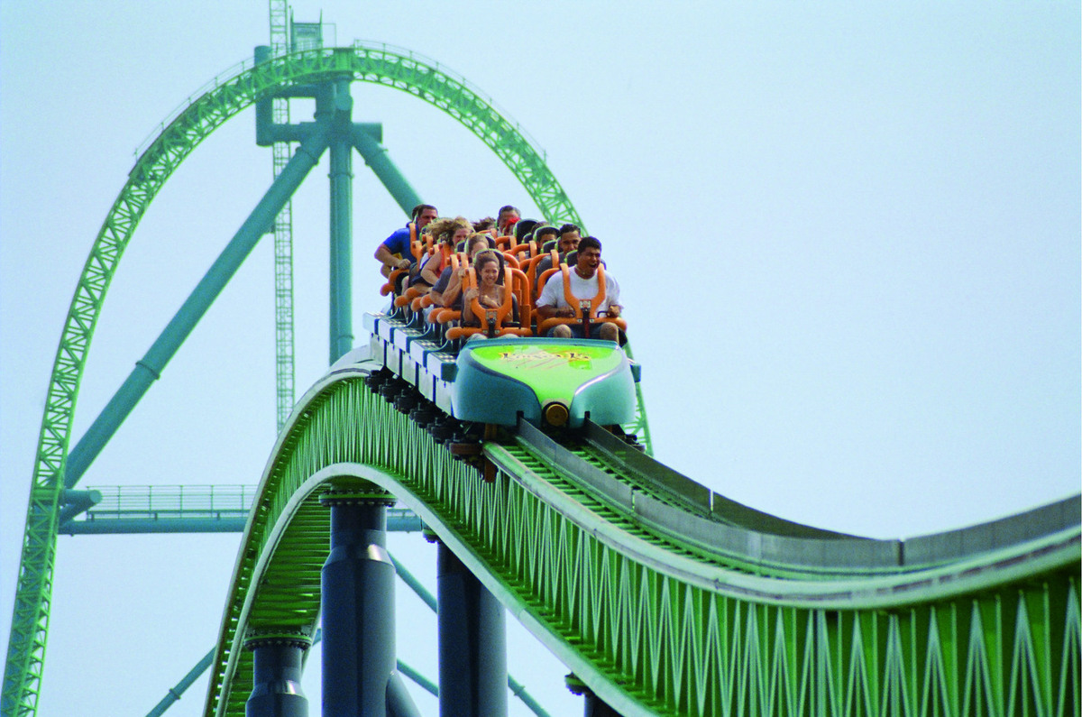 Kingda Ka Six Flags Great Adventure - высота 139м, скорость до 206 км/ч.