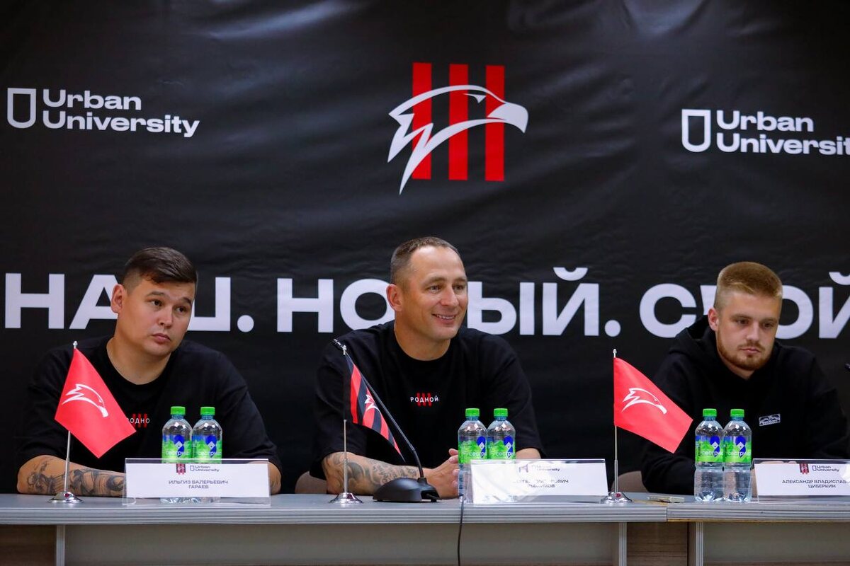 24 июля. Центральный стадион Казани. Ильгиз Гараев, Сергей Рыжиков, Александр Циберкин (слева направо). Фото: Ралина Гайнуллина, ФК «Сокол»