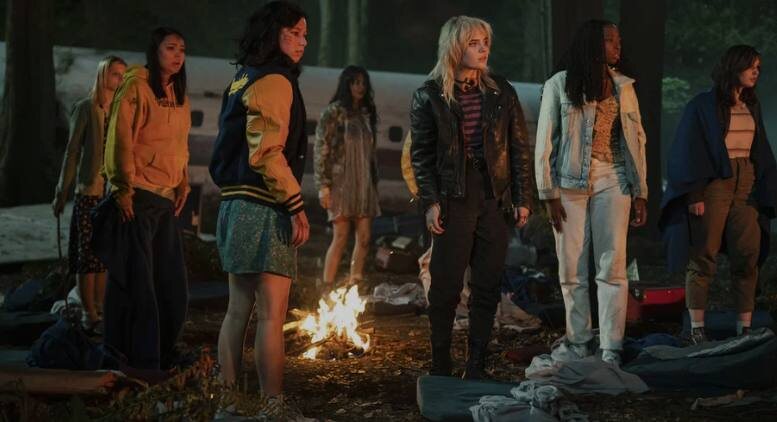 Как выжить в лесу в окружении жестоких школьниц? Продолжение хитового сериала — еще загадочнее и кровожаднее