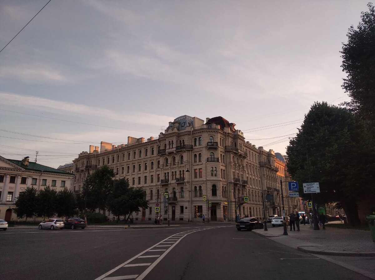 Вид на дом Мурузи с Преображенской площади