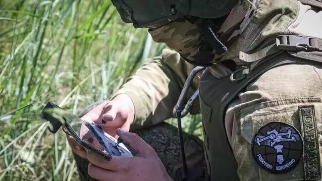 Российские военкоры утверждают, что без смартфонов в зоне СВО будет сложно. Фото: newsinfo24.ru