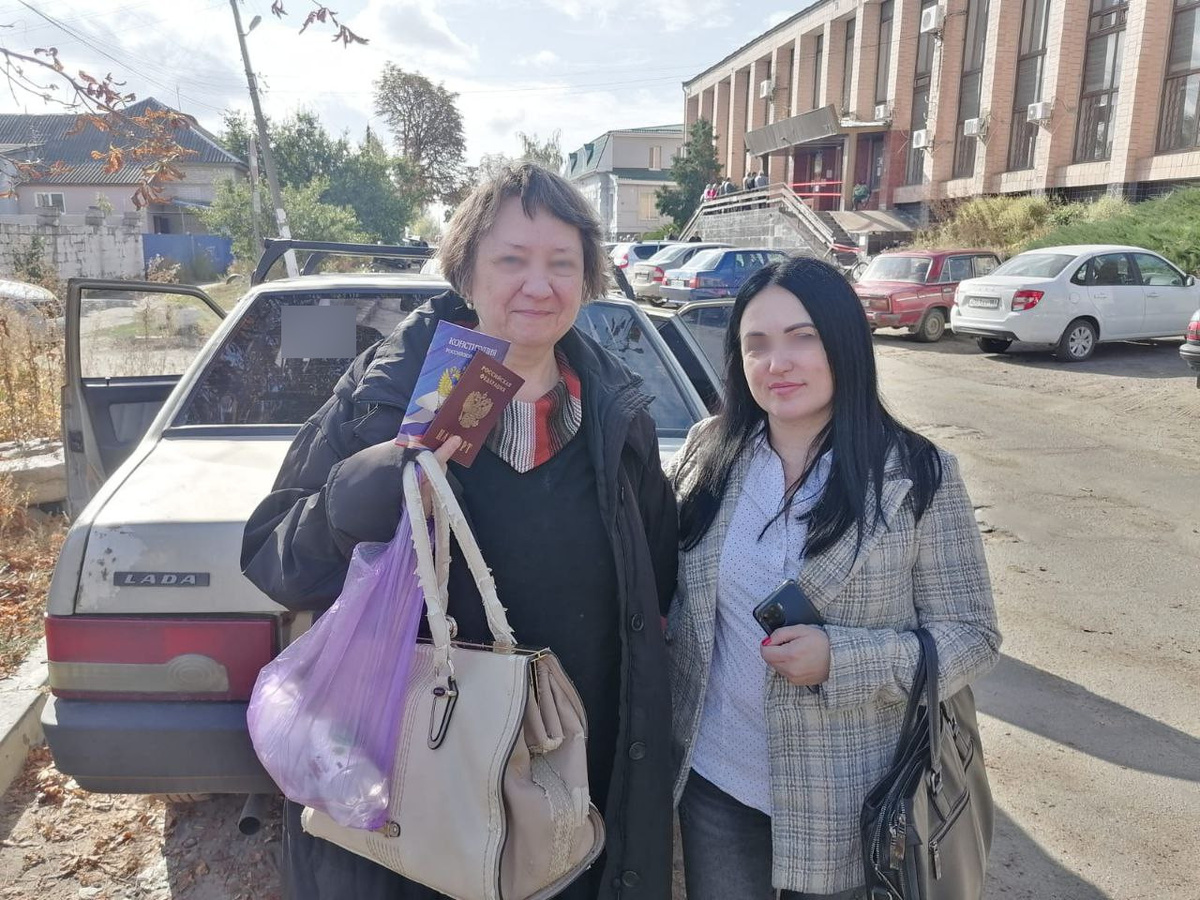 Александра говорит, что никогда не забудет день, когда ей снова вернули имя. 