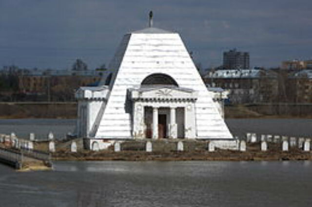    храм-памятник воинам, погибшим при взятиии в Казани, памятник на воде Фото: АиФ-Казань/ На сегодняшний день храм находится в печальном состоянии.